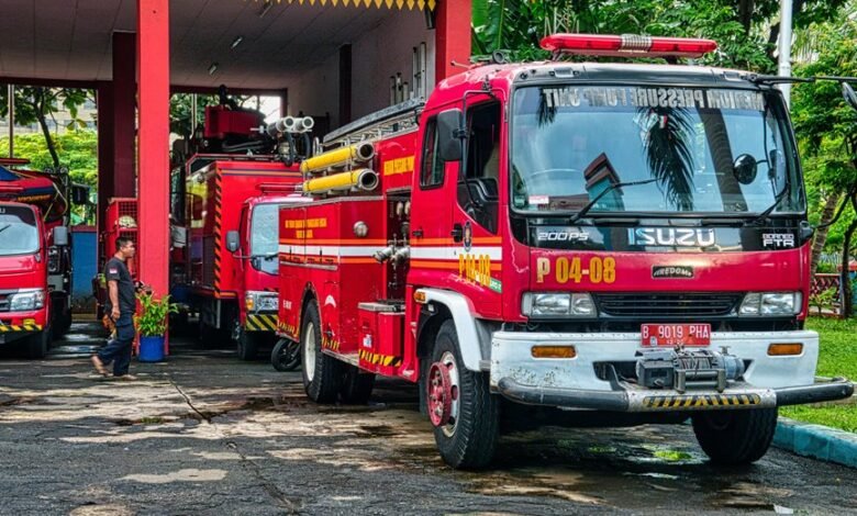 telecommunication contact numbers listed